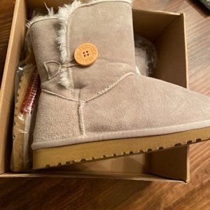 Bailey Button Uggs